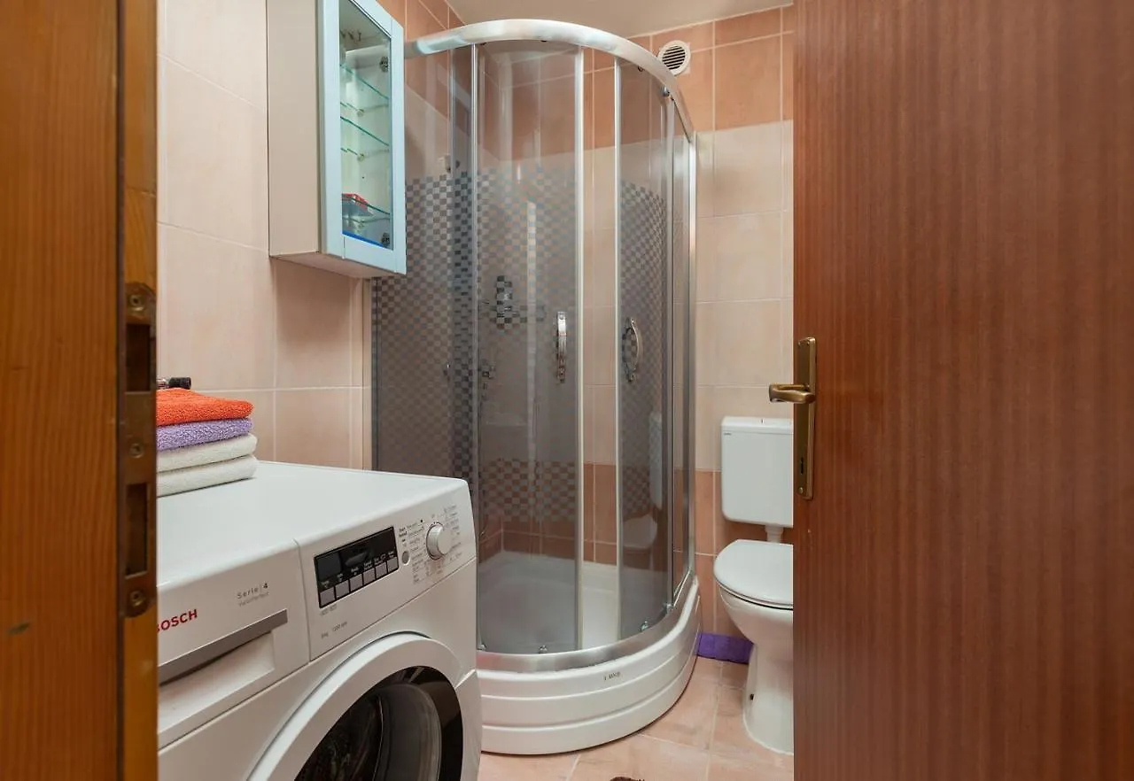 Apartments Smaila 1729 Pula Croatia